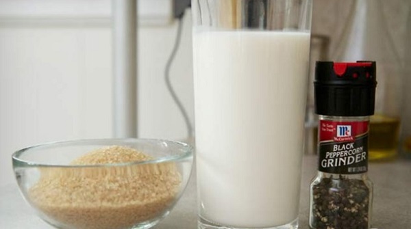 Diệt ruồi giấm bằng nguyên liệu đường, sữa tươi, hạt tiêu có sẵn trong nhà bếp