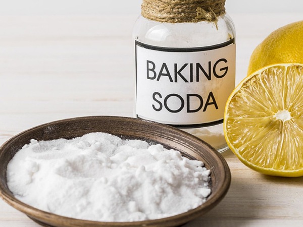 Baking soda (muối nở) hút nước tiêu diệt côn trùng